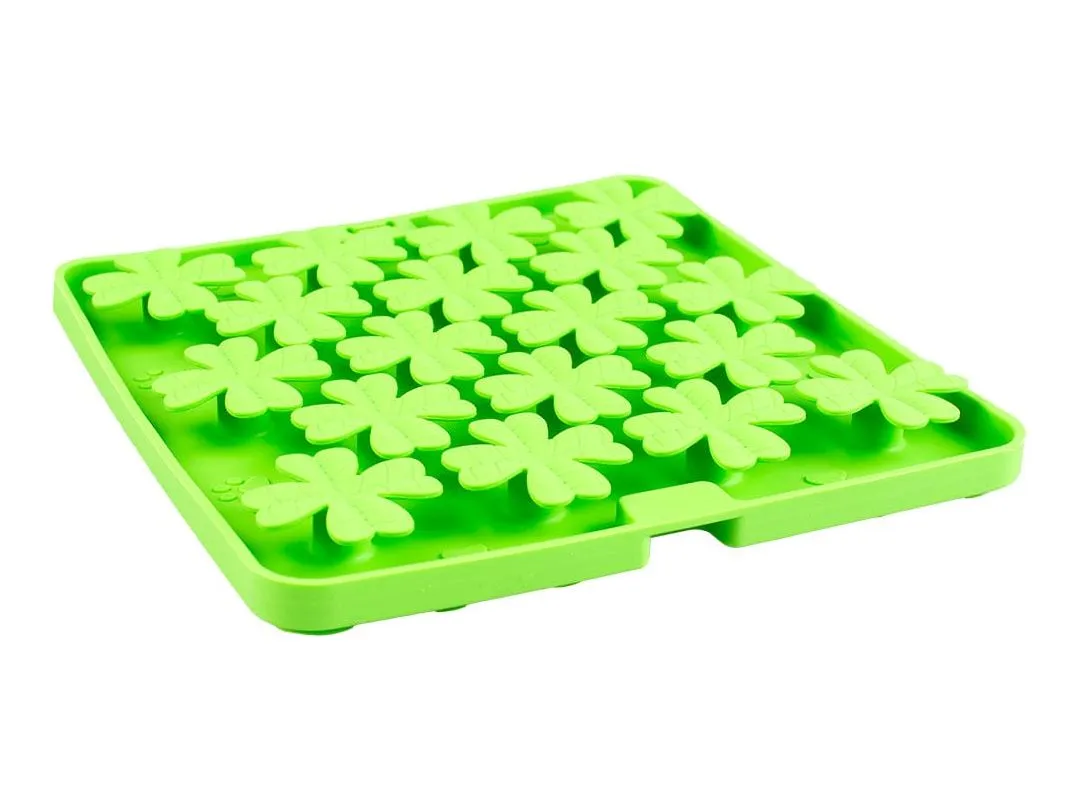 Lick mat flower 20x20x2,2cm green
